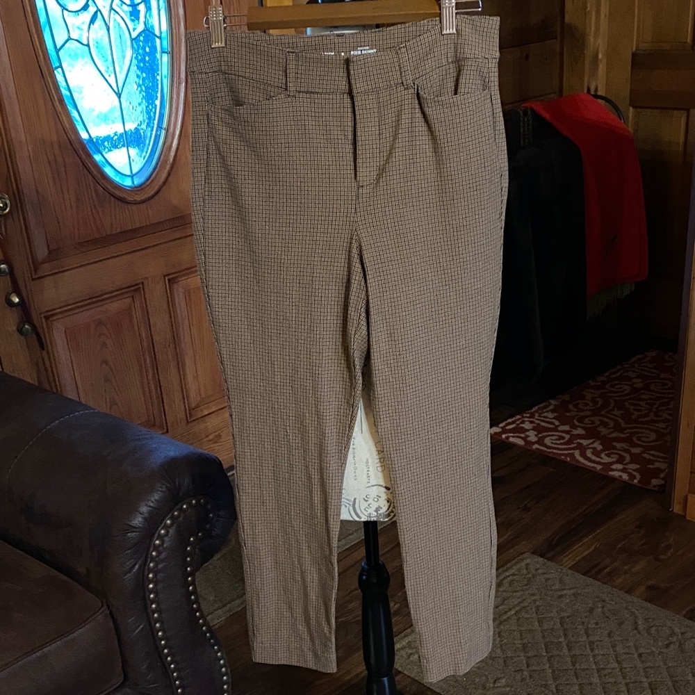 Old Navy Pixie Skinny Pants